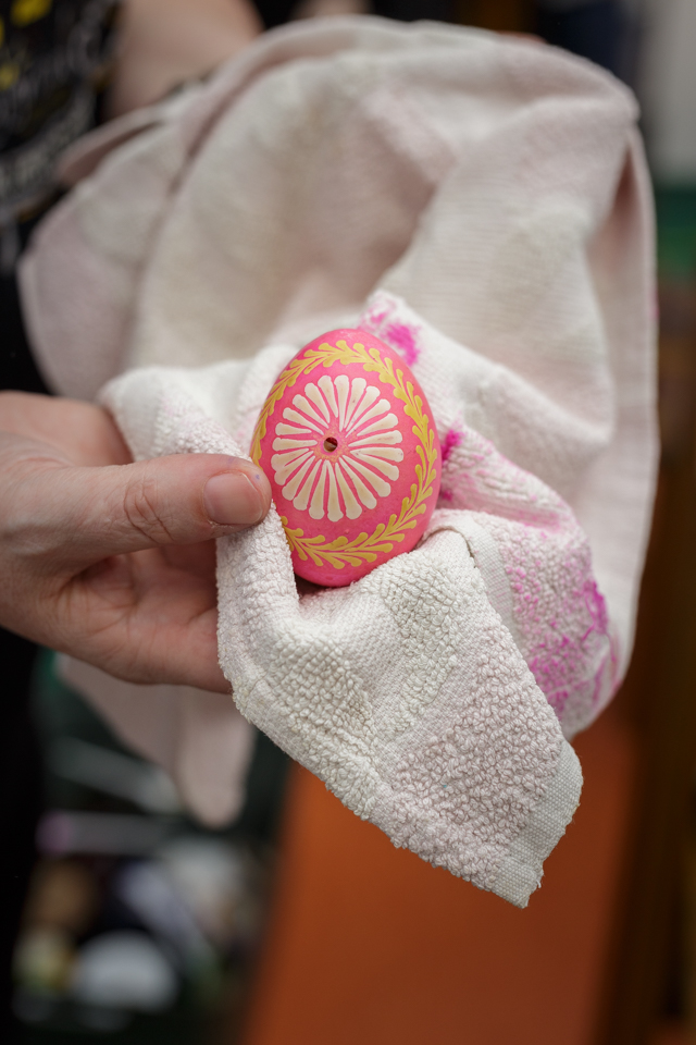 tworzenie pisanek, farbowanie